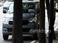Mobil Omprengan Terus Beroperasi di Jakarta