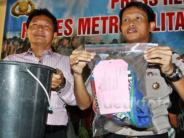 Siswi SMK Membunuh Anak Kandungnya