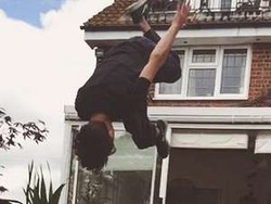 Tom Holland Resmi Gantikan Andrew Garfield sebagai Spider-Man Baru