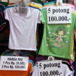 Dolar AS Tinggi, Harga Baju Impor di Mangga Dua Naik Tipis
