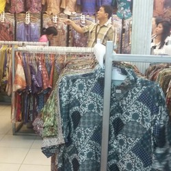 Ekonomi Lesu, Penjualan Busana Muslim di Mangga Dua Sepi