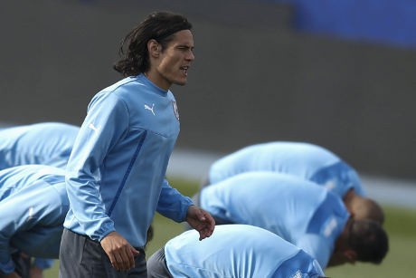Uruguay Tunggu Kabar dari Cavani