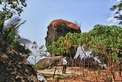 Watu Kendil, Batu Ajaib dekat Candi Borobudur