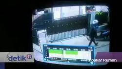 Ini CCTV yang Merekam Ian Si Pembunuh, Perampok, dan Pembakar Rumah