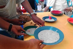 Selama Ramadan, Masjid Raya Medan Sediakan Bubur Sup Nan Lezat