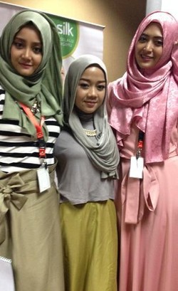 3 Vlogger Populer Berbagi Tips dengan Finalis Sunsilk Hijab Hunt