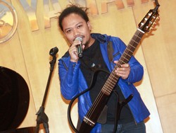 Payung Teduh Edarkan Album Seperti Jualan Kue