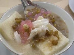 Harum dan Hangat, Wedang Tahu dan Angsle untuk Berbuka