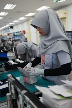 Aneh, Ponsel Impor Lebih Murah dari yang Made In Indonesia