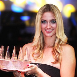 Ritual Kvitova: Satu Turnamen, Satu Warna Kutek