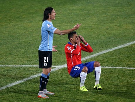 Akting Jara yang Bikin Cavani Dikartu Merah