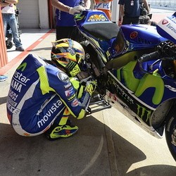 Rossi dan Lorenzo Akan Coba Sasis Baru