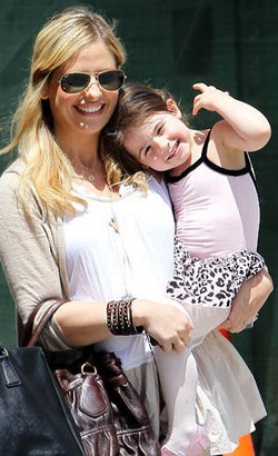 Sorry Kate Middleton, Artis Ini Klaim Lebih Dulu Namai Bayinya Charlotte