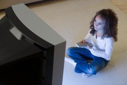 Terlalu Lama Nonton TV dan Main Komputer Bisa Sebabkan Tulang Anak Lemah