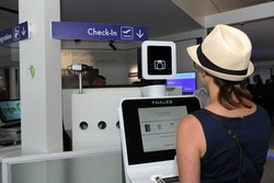 Di Masa Depan, Petugas Imigrasi Bandara Akan Diganti Robot