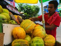 Selain Kurma, Buah-buahan Ini Banyak Diminati Saat Puasa