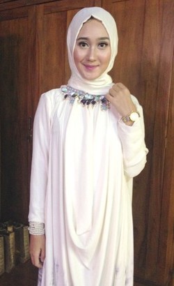 Dian Pelangi Manjakan 15 Finalis Sunsilk Hijab Hunt di Butiknya