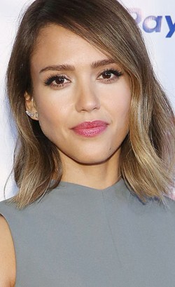 8 Selebriti dengan Bentuk Alis Tebal Paling Digemari Wanita