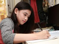 Intip si Imut Debby Shinta Bikin PR, Yuk