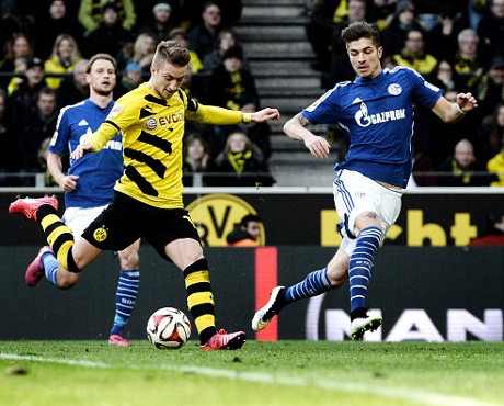 Hujan Derby di Bundesliga 2015/2016