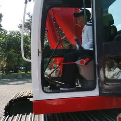 Menteri Rini Ingin Pindad Jadi Pemain Besar di Industri Alat Berat