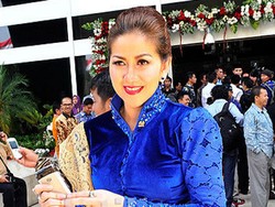 Dikabarkan Dekat dengan Pria asal Dubai, Venna Melinda: Itu Kolega Saya!