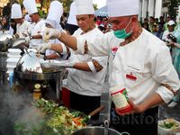 Koki Hotel Demo Masak di Tugu Yogyakarta