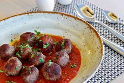 Open Restaurant Sajikan Pizza Rendang Hingga Lamb Kofta Untuk Berbuka Puasa