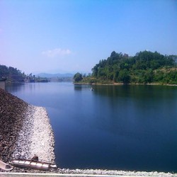 Indahnya Pemandangan Waduk Warisan Soeharto yang Sedang Sekarat