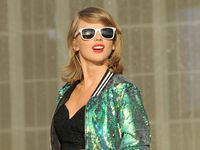 Shake It Off! Keseruan Taylor Swift di 'The 1989 World Tour'
