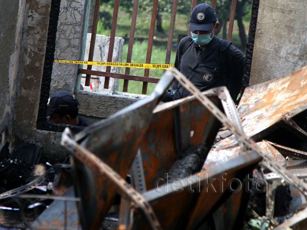Puslabfor Polri Investigasi Kebakaran Kantor Komnas PA Puslabfor Polri Investigasi Kebakaran Kantor Komnas PA