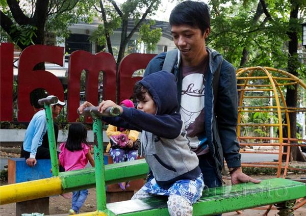 Asyiknya Ngabuburit di Taman Super Hero