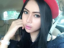 Intan Sakura Berbagi Rezeki Dengan Anak Yatim