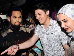 Irwansyah Belum Kuat Iman Ikuti Jejak Islami Teuku Wisnu