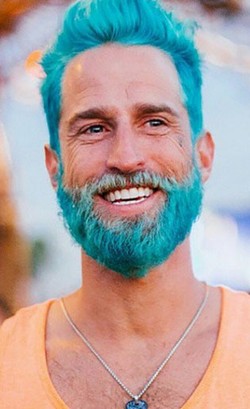 Bukan Hanya Wanita, Kini Tren Pria Mengecat Rambut Warna Hijau Hingga Ungu