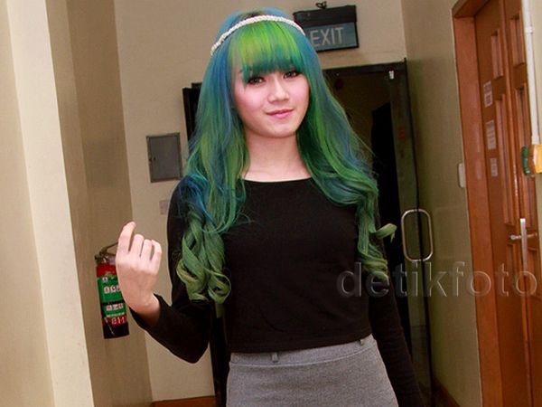 Berambut Hijau, Dara 'The Virgin' Bak Boneka