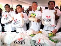 Tomy Winata, Gobel, dan Yuddy Gelar Pasar Murah