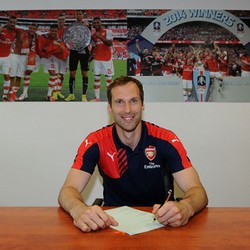 Arsenal Resmi Dapatkan Cech