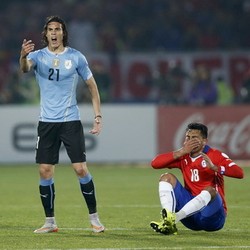 Memprovokasi Cavani, Jara Dihukum Tiga Laga