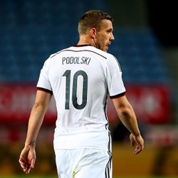 Loew Targetkan Podolski Tampil 30-40 Laga Musim Depan