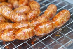 Supermarket di London Ini Tawarkan Daging Babi dalam Promo Ramadan