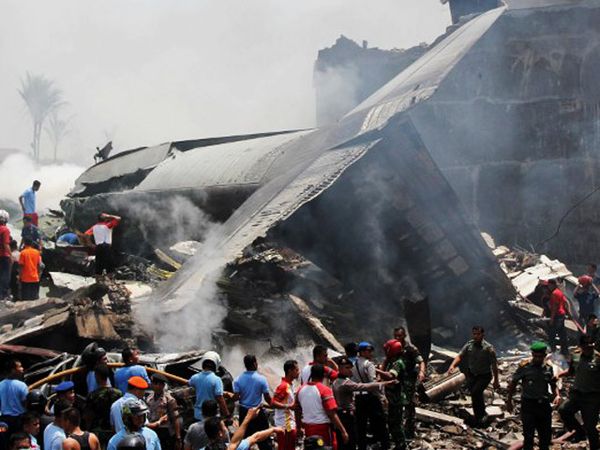 Jatuh, Hercules Sisakan Ekor