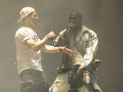 Ini Alasan Penyusup, Kacaukan Penampilan Kanye West di Glastonbury 2015