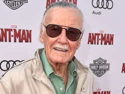 Stan Lee Dilarikan ke Rumah Sakit Setelah Minta Pertolongan