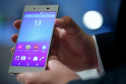 Sony Ditodong Bikin Ponsel Made in Bollywood