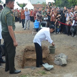 Luncurkan Program Revitalisasi 1.000 Pasar, Jokowi: Tidak Perlu Pakai AC