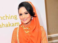 Ramadan, Krisdayanti Rilis Brand Jilbab