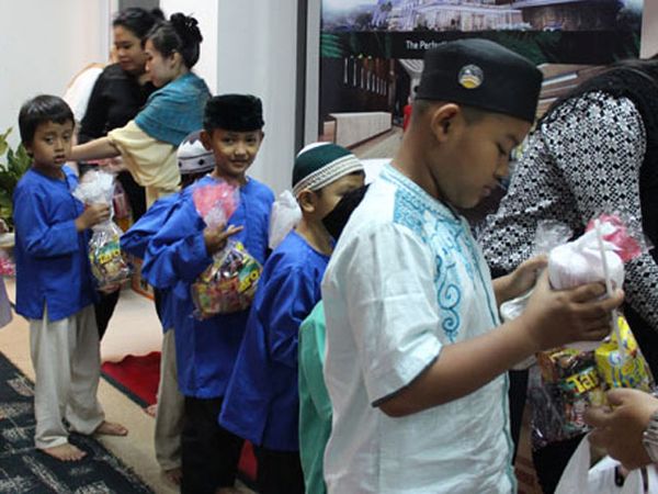 Berbuka Puasa Bersama Anak Yatim