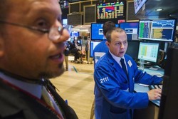 Yunani Bangkrut, Wall Street Anjlok Hingga 2%