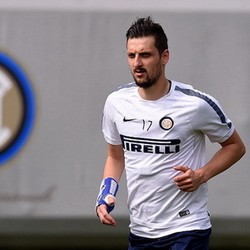 Inter Lepas Kuzmanovic ke Basel